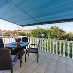 Elvir Appartement Nin