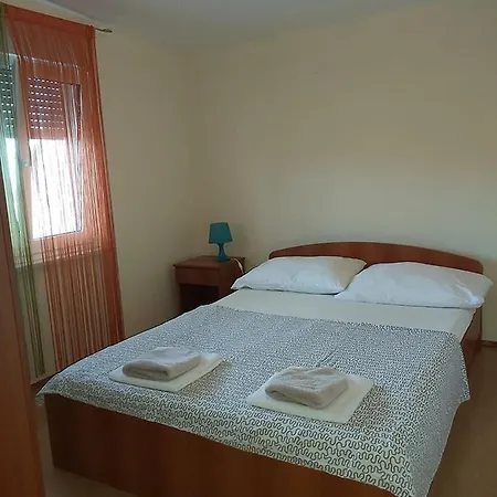 Elvir Appartement Nin