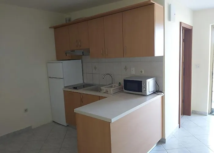 Elvir דירה נין