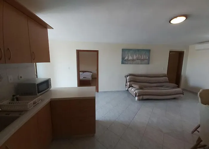 Elvir דירה נין