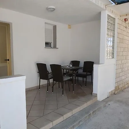 Elvir Apartment Nin